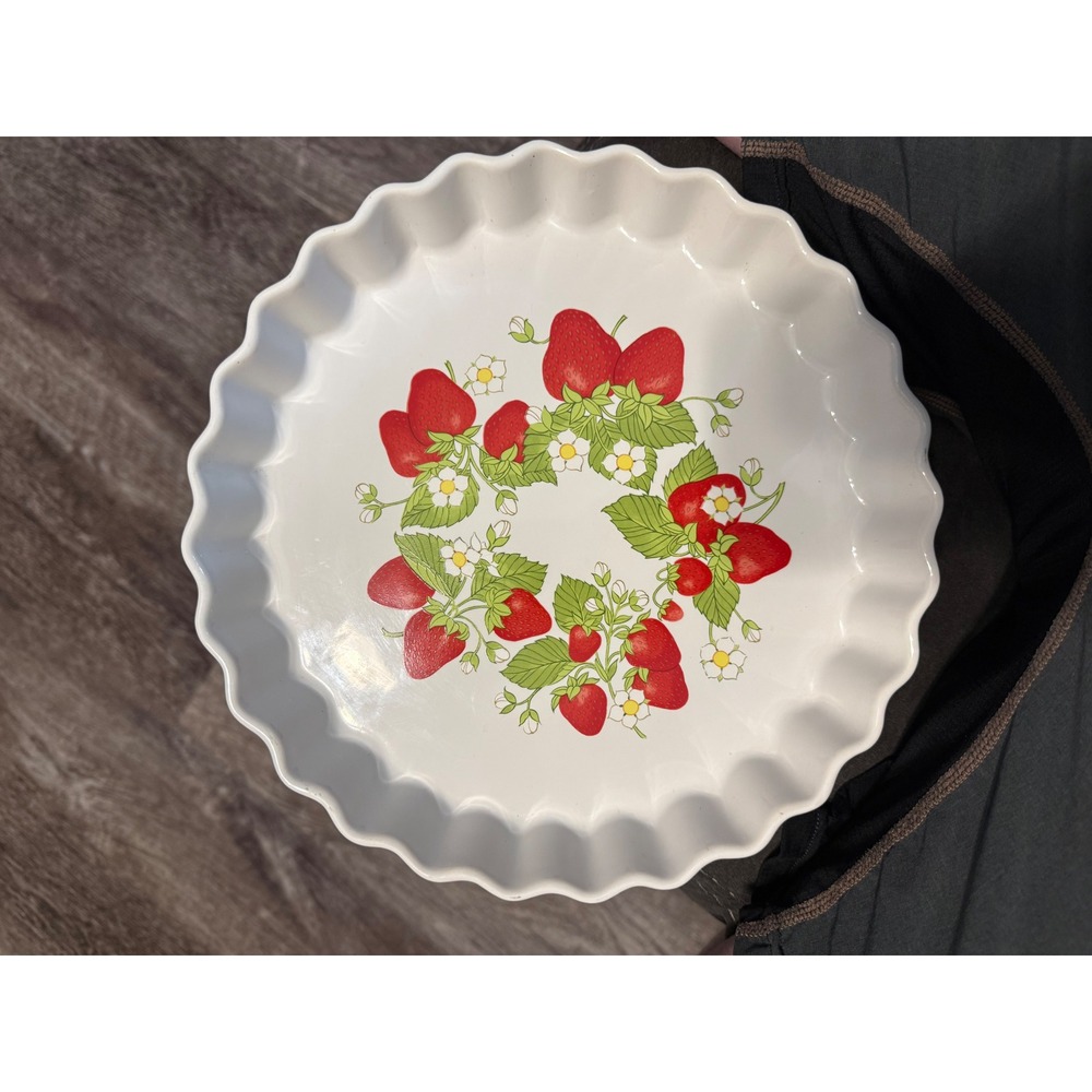 Action Microwave Collection Strawberry Tart Pie Pan Ruffled Edge Baking Dish‎